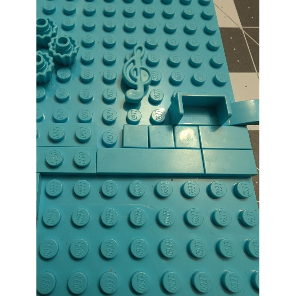 Lego Turquoise Blue Plate‎ music notes flower base 25 pieces misc replacement
